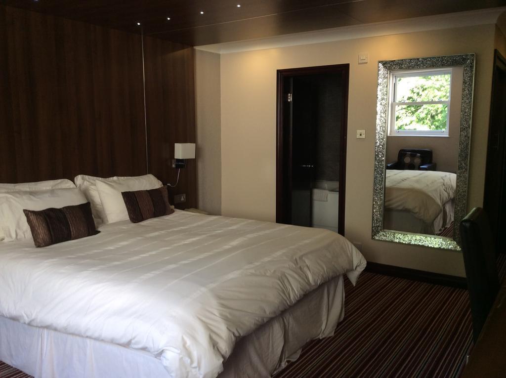Briars Hall Hotel Burscough Δωμάτιο φωτογραφία